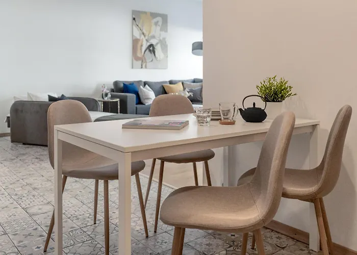 Center With Free Parking And Sauna *