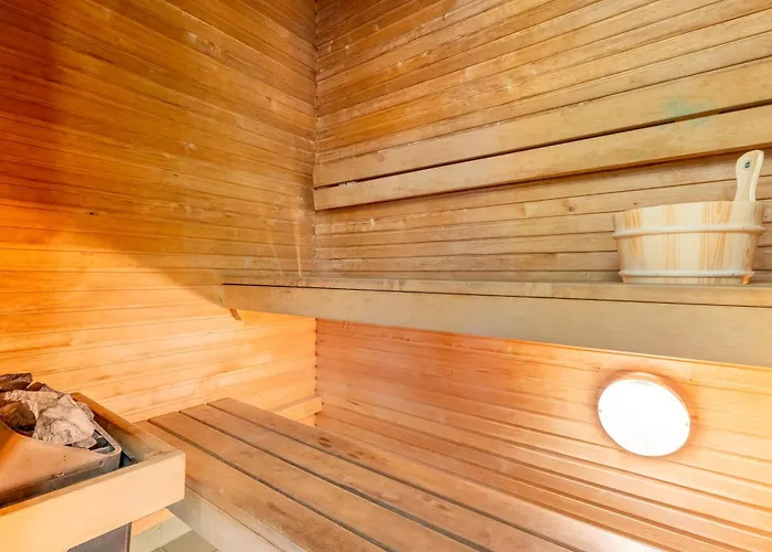 Center With Free Parking And Sauna