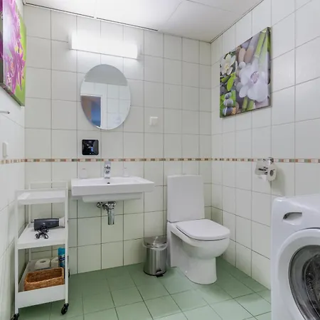 Center With Free Parking And Sauna * Talin